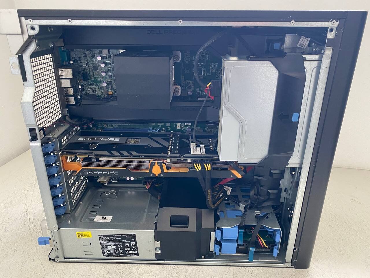 Робоча станція Б-клас Dell Precision T3610 Tower / Intel Xeon E5-2658 v2 (10 (20) ядер по 2.4 - 3.0 GHz) / 64 GB DDR3 / 240 GB SSD + 500 GB HDD / AMD Radeon R9 270X, 2 GB GDDR5, 256-bit / DVD-ROM - Зображення 5