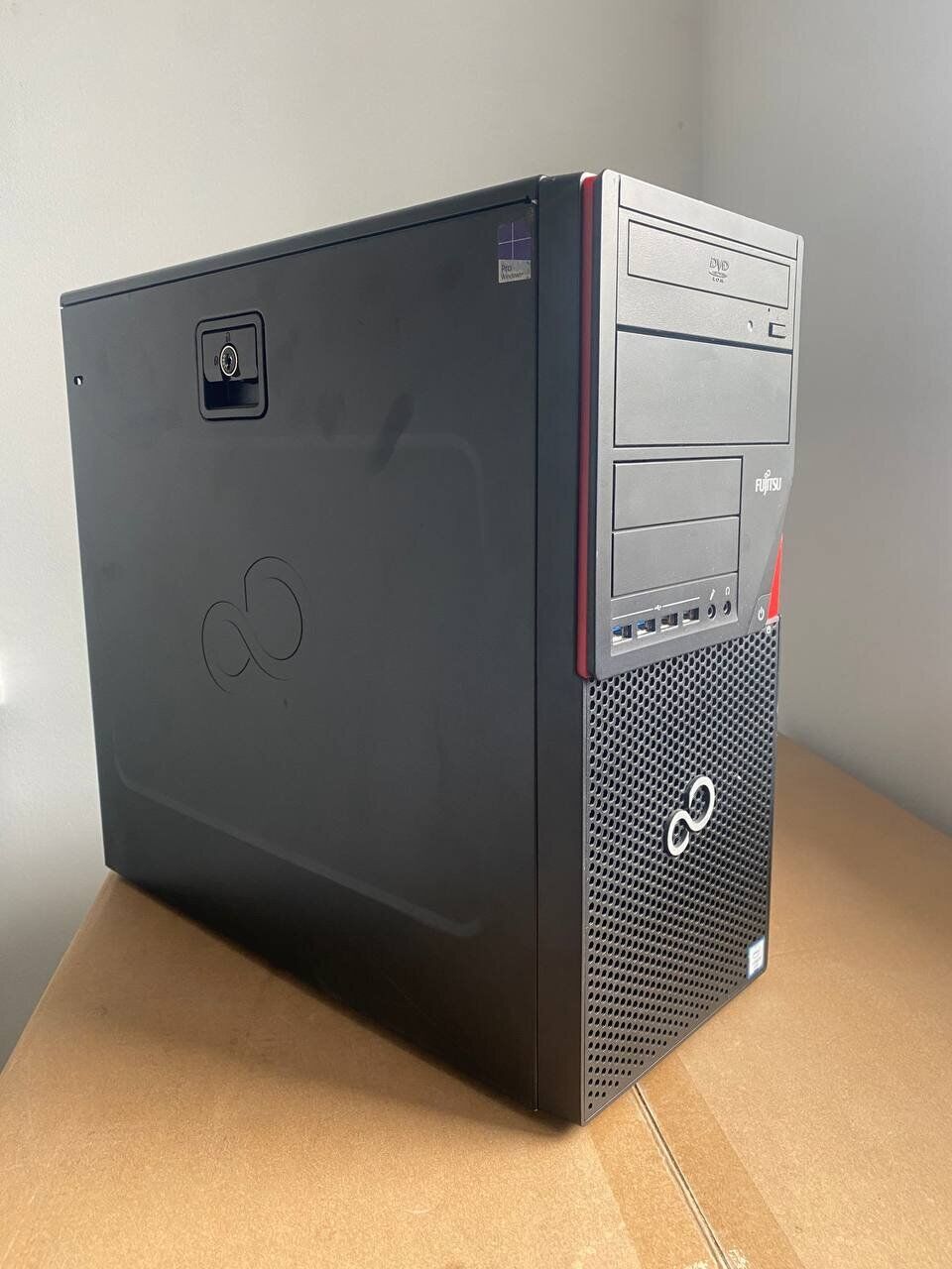 Комп'ютер Fujitsu Esprimo P756 E90 Tower / Intel Core i5-6400 (4 ядра по 2.7 - 3.3 GHz) / 8 GB DDR4 / 128 GB SSD + 500 GB HDD / nVidia GeForce GTX 750 Ti, 2 GB GDDR5, 128-bit - Зображення 3