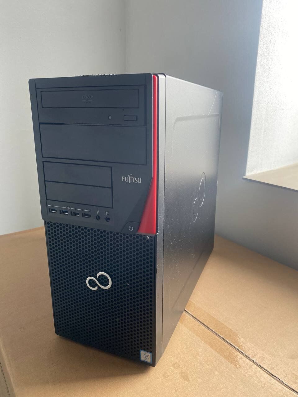 Комп'ютер Fujitsu Esprimo P756 E90 Tower / Intel Core i5-6400 (4 ядра по 2.7 - 3.3 GHz) / 8 GB DDR4 / 128 GB SSD + 500 GB HDD / nVidia GeForce GTX 750 Ti, 2 GB GDDR5, 128-bit - Зображення 2