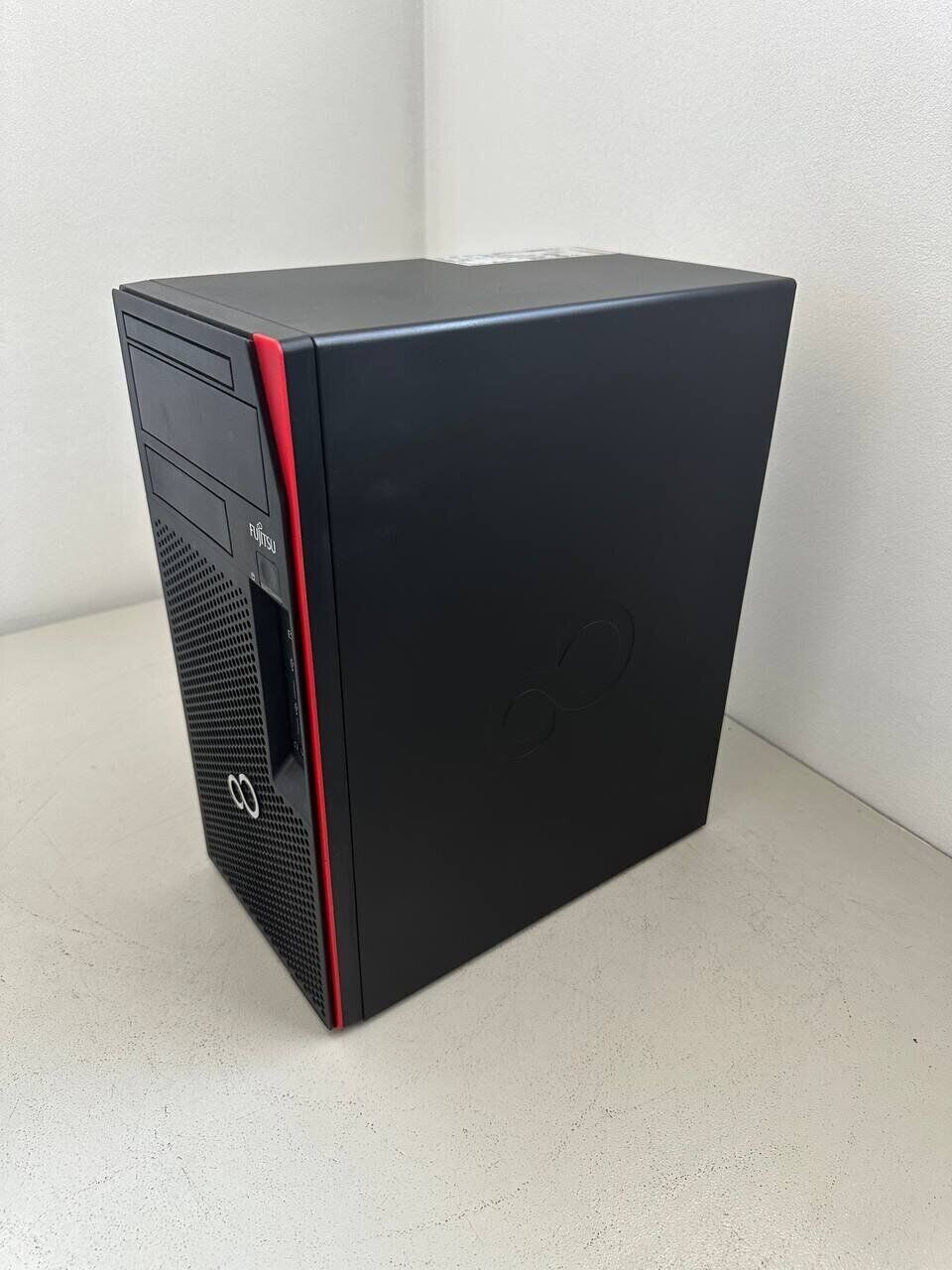 Комп'ютер Fujitsu Esprimo P757 E90 Tower / Intel Core i3-6100 (2 (4) ядра по 3.7 GHz) / 8 GB DDR4 / 128 GB SSD / Intel HD Graphics 530 / DisplayPort - Зображення 4