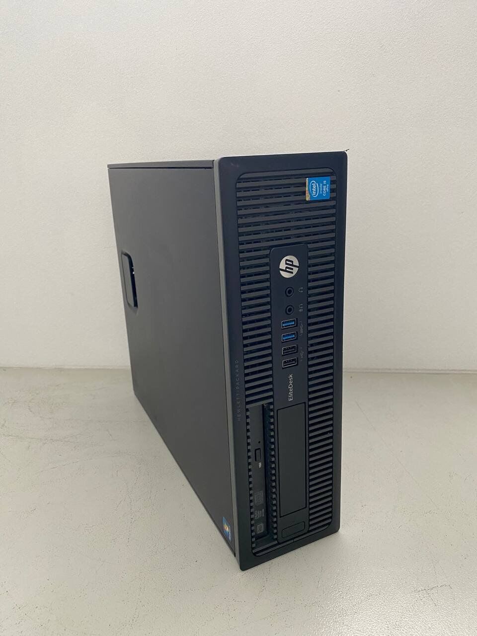 Комп'ютер HP EliteDesk 800 G1 SFF / Intel Core i5-4590 (4 ядра по 3.3 - 3.7 GHz) / 8 GB DDR3 / 240 GB SSD / Intel HD Graphics 4600 / DVD ROM / VGA - Зображення 4