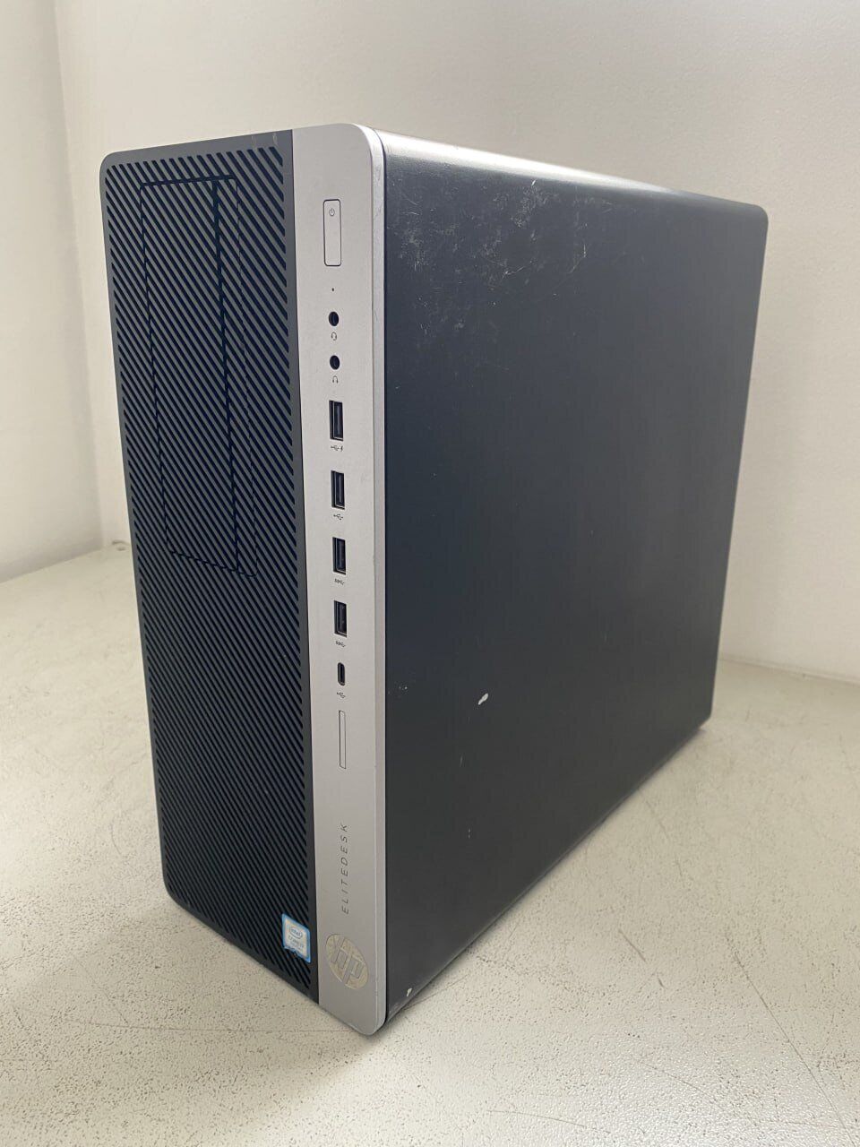 Комп'ютер HP EliteDesk 800 G3 Tower / Intel Core i7-7700K (4 (8) ядра по 4.2 - 4.5 GHz) / 16 GB DDR4 / 256 GB SSD / AMD Radeon R7 450, 4 GB GDDR5, 128-bit / HDMI - Зображення 3