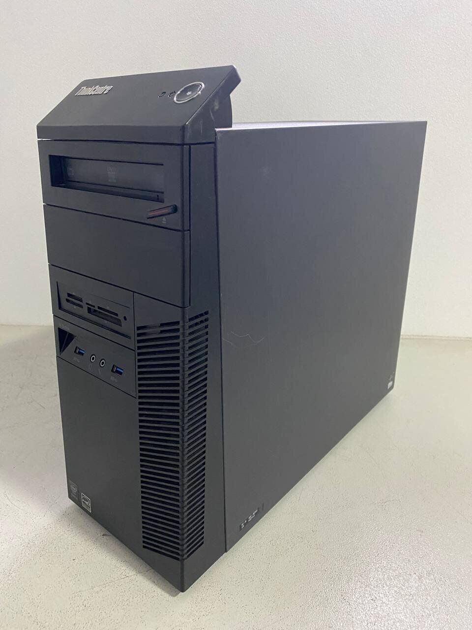Комп'ютер Lenovo ThinkCentre M83 Tower / Intel Core i5-4590 (4 ядра по 3.3 - 3.7 GHz) / 8 GB DDR3 / 500 GB HDD / Intel HD Graphics 4600 / DVD-ROM / VGA - Зображення 4