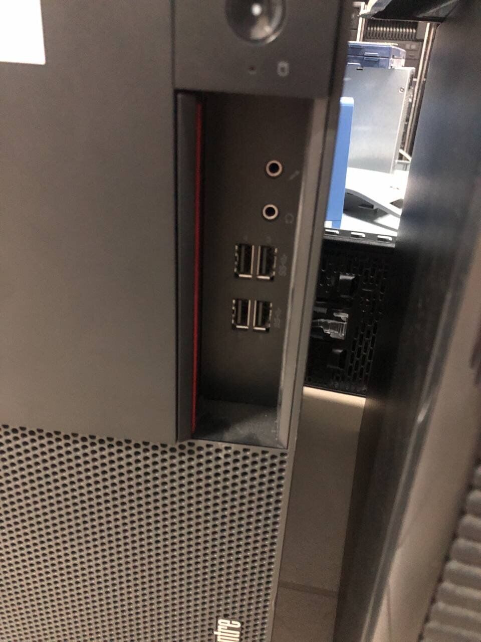 Комп'ютер Lenovo ThinkCentre M910T Tower / Intel Core i7-6700 (4 (8) ядра по 3.4 - 4.0 GHz) / 8 GB DDR4 / 240 GB SSD / Intel HD Graphics 530 / 250W - Зображення 6