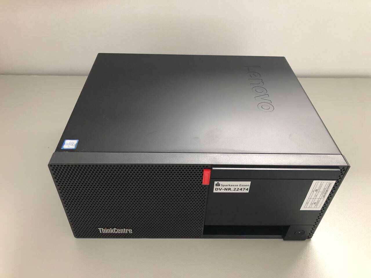 Комп'ютер Lenovo ThinkCentre M910T Tower / Intel Core i7-6700 (4 (8) ядра по 3.4 - 4.0 GHz) / 8 GB DDR4 / 240 GB SSD / Intel HD Graphics 530 / 250W - Зображення 2