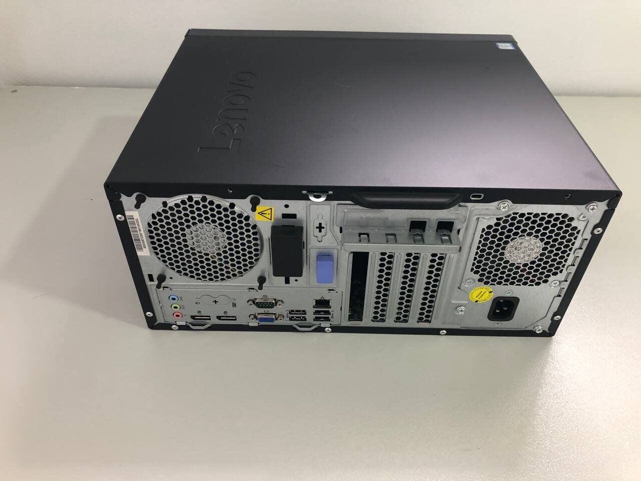 Комп'ютер Lenovo ThinkCentre M910T Tower / Intel Core i7-6700 (4 (8) ядра по 3.4 - 4.0 GHz) / 8 GB DDR4 / 240 GB SSD / Intel HD Graphics 530 / 250W - Зображення 5