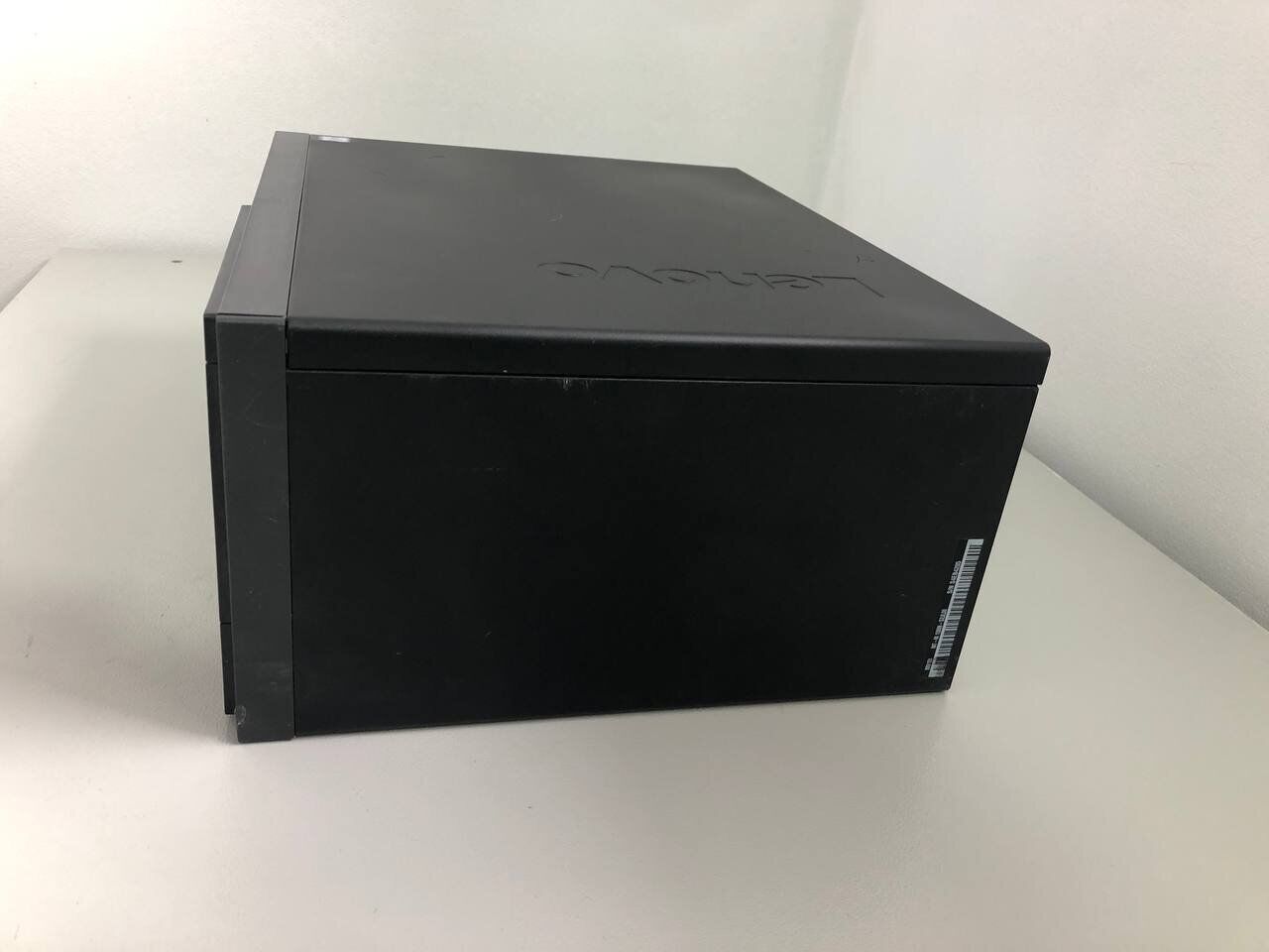 Комп'ютер Lenovo ThinkCentre M910T Tower / Intel Core i7-6700 (4 (8) ядра по 3.4 - 4.0 GHz) / 8 GB DDR4 / 240 GB SSD / Intel HD Graphics 530 / 250W - Зображення 4