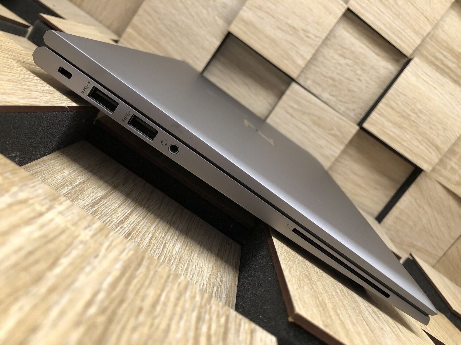 Мобільна робоча станція Б-клас HP ZBook Firefly 14 G7 / 14" (1920x1080) IPS / Intel Core i7-10610U (4 (8) ядра по 1.8 - 4.9 GHz) / 16 GB DDR4 / 256 GB SSD M.2 / Intel UHD Graphics / WebCam - Зображення 7