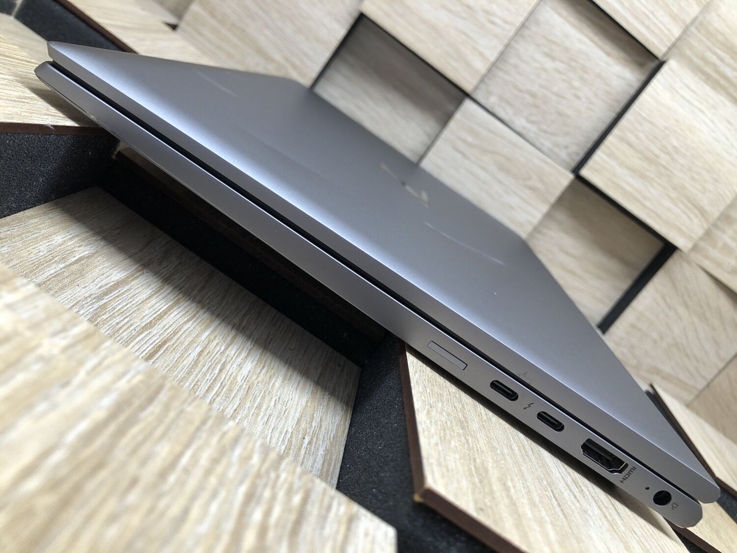 Мобільна робоча станція Б-клас HP ZBook Firefly 14 G7 / 14" (1920x1080) IPS / Intel Core i7-10610U (4 (8) ядра по 1.8 - 4.9 GHz) / 16 GB DDR4 / 256 GB SSD M.2 / Intel UHD Graphics / WebCam - Зображення 8
