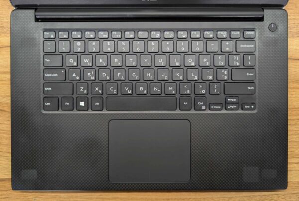 Мобільна робоча станція Dell Precision 5520 / 15.6" (1920x1080) IPS / Intel Core i7-6820HQ (4 (8) ядра по 2.7 - 3.6 GHz) / 16 GB DDR4 / 512 GB SSD / nVidia Quadro M1200, 4 GB GDDR5, 256-bit / HDMI / Windows 10 - Зображення 3