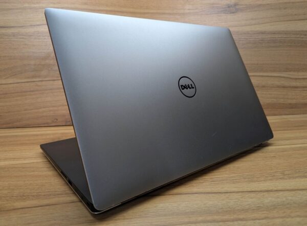 Мобільна робоча станція Dell Precision 5520 / 15.6" (1920x1080) IPS / Intel Core i7-6820HQ (4 (8) ядра по 2.7 - 3.6 GHz) / 16 GB DDR4 / 512 GB SSD / nVidia Quadro M1200, 4 GB GDDR5, 256-bit / HDMI / Windows 10 - Зображення 7