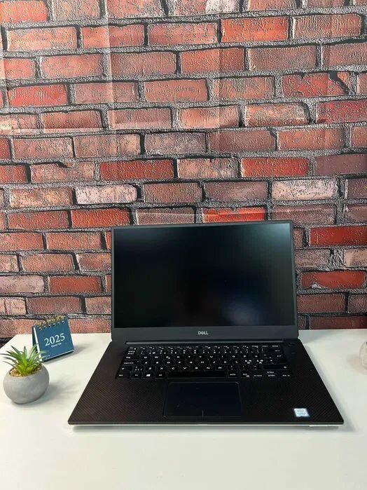 Мобільна робоча станція Dell Precision 5540 / 15.6" (1920x1080) IPS / Intel Core i9-9880H (8 (16) ядер по 2.3 - 4.8 GHz) / 32 GB DDR4 / 512 GB SSD / nVidia Quadro T2000, 4 GB GDDR5, 128-bit / WebCam - Зображення 2