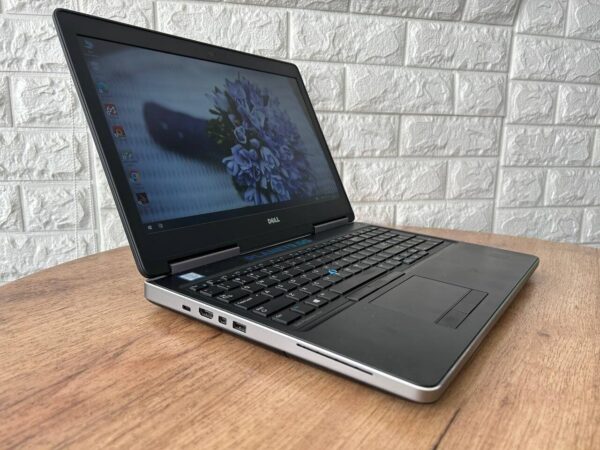 Мобільна робоча станція Dell Precision 7510 / 15.6" (1920x1080) IPS / Intel Core i5-6300HQ (4 ядра по 2.3 - 3.2 GHz) / 8 GB DDR4 / 256 GB SSD / AMD FirePro W5170M, 2 GB GDDR5, 128-bit / WebCam - Зображення 4