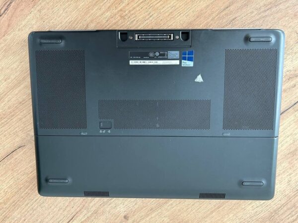Мобільна робоча станція Dell Precision 7510 / 15.6" (1920x1080) IPS / Intel Core i5-6300HQ (4 ядра по 2.3 - 3.2 GHz) / 8 GB DDR4 / 256 GB SSD / AMD FirePro W5170M, 2 GB GDDR5, 128-bit / WebCam - Зображення 7