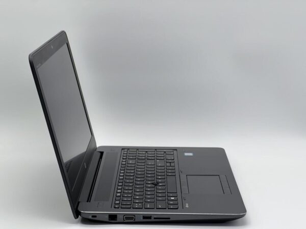 Мобільна робоча станція HP Zbook 15 G3 / 15.6" (1920x1080) TN / Intel Core i7-6820HQ (4 (8) ядра по 2.7 - 3.6 GHz) / 16 GB DDR4 / 480 GB SSD / nVidia Quadro M1000M, 2 GB GDDR5, 128-bit / WebCam - Зображення 3