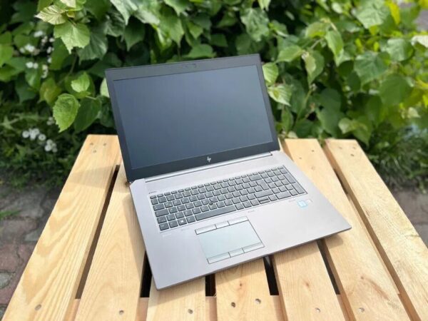 Мобільна робоча станція HP ZBook 17 G5 / 17.3" (1920x1080) IPS / Intel Core i7-8850H (6 (12) ядра по 2.6 - 4.3 GHz) / 32 GB DDR4 / 512 GB SSD / nVidia Quadro P5200, 16 GB GDDR5, 256-bit / WebCam / Windows 10 Pro - Зображення 9