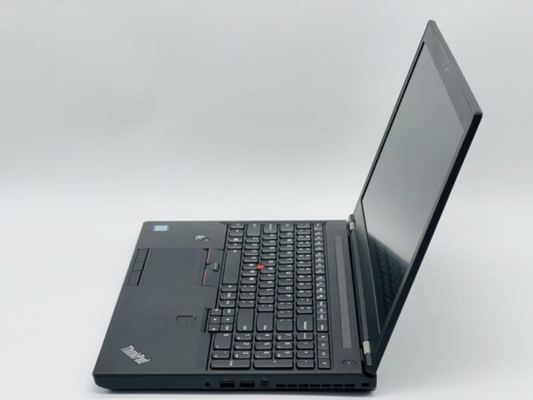 Мобільна робоча станція Lenovo ThinkPad P50 / 15.6" (3840x2160) IPS / Intel Core i7-6820HQ (4 (8) ядра по 2.7 - 3.6 GHz) / 16 GB DDR4 / 250 GB SSD / nVidia Quadro M2000M, 4 GB GDDR5, 128-bit / WebCam - Зображення 4