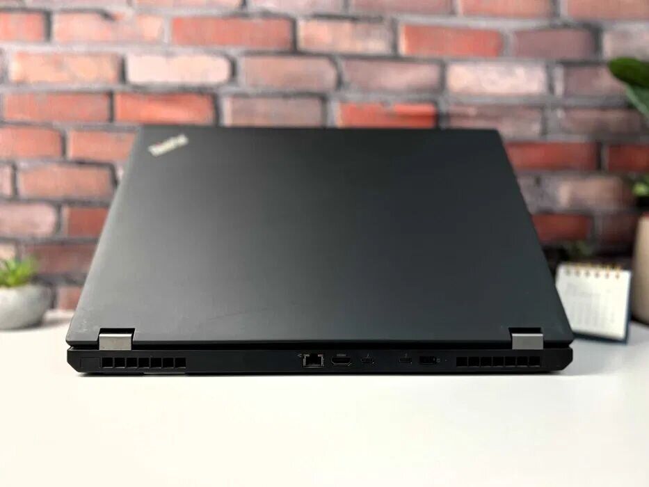 Мобільна робоча станція Lenovo ThinkPad P52 / 15.6" (1920x1080) IPS / Intel Core i7-8850H (6 (12) ядер по 2.6 - 4.3 GHz) / 16 GB DDR4 / 256 GB SSD / nVidia Quadro P2000, 4 GB GDDR5, 128-bit / WebCam - Зображення 7
