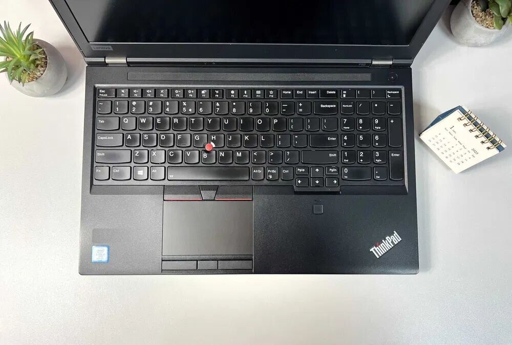Мобільна робоча станція Lenovo ThinkPad P52 / 15.6" (1920x1080) IPS / Intel Core i7-8850H (6 (12) ядер по 2.6 - 4.3 GHz) / 16 GB DDR4 / 256 GB SSD / nVidia Quadro P2000, 4 GB GDDR5, 128-bit / WebCam - Зображення 3