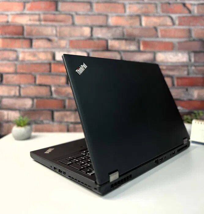 Мобільна робоча станція Lenovo ThinkPad P52 / 15.6" (1920x1080) IPS / Intel Core i7-8850H (6 (12) ядер по 2.6 - 4.3 GHz) / 16 GB DDR4 / 256 GB SSD / nVidia Quadro P2000, 4 GB GDDR5, 128-bit / WebCam - Зображення 6