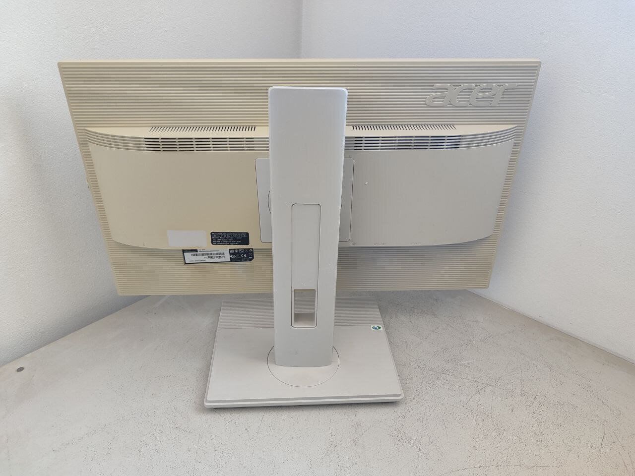 Монітор Acer B246HL / 24" (1920x1080) TN / USB-Hub, VGA, DVI, DispalyPort / Вбудовування колонки 2x 1W / VESA 100x100 + Кабелі (VGA та живлення) в комплекті - Зображення 4