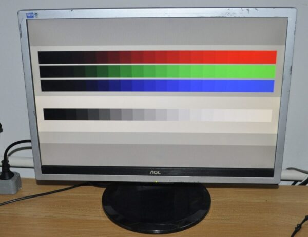 Монітор Б-клас AOC 2219P2 / 22" (1680x1050) TN / VGA, DVI / Вбудовані колонки 2x 1W / VESA 100x100 + Кабелі (VGA або DVI на вибір) та кабель живлення - Зображення 14