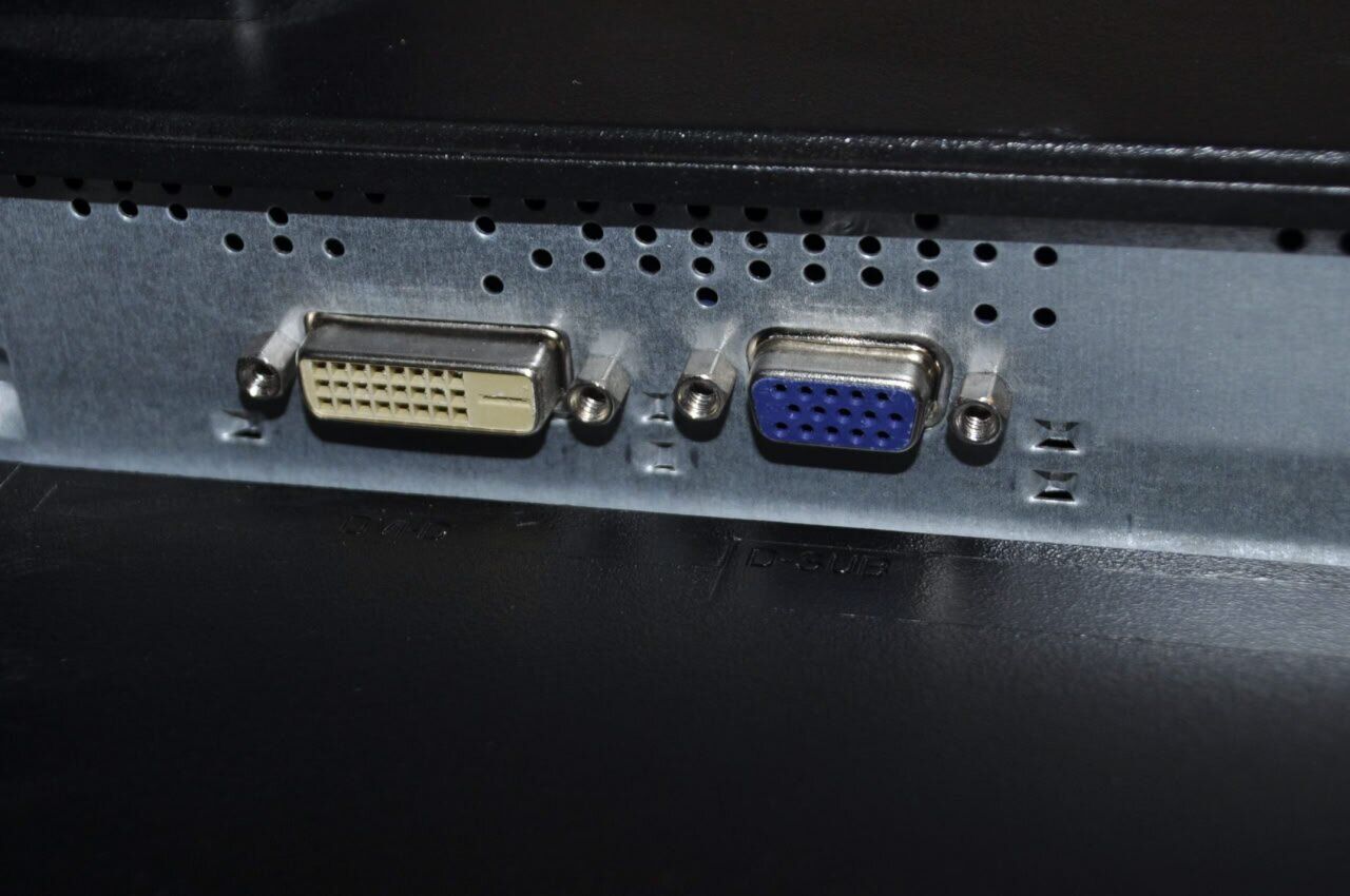 Монітор Б-клас AOC 2219P2 / 22" (1680x1050) TN / VGA, DVI / Вбудовані колонки 2x 1W / VESA 100x100 + Кабелі (VGA або DVI на вибір) та живлення - Зображення 12
