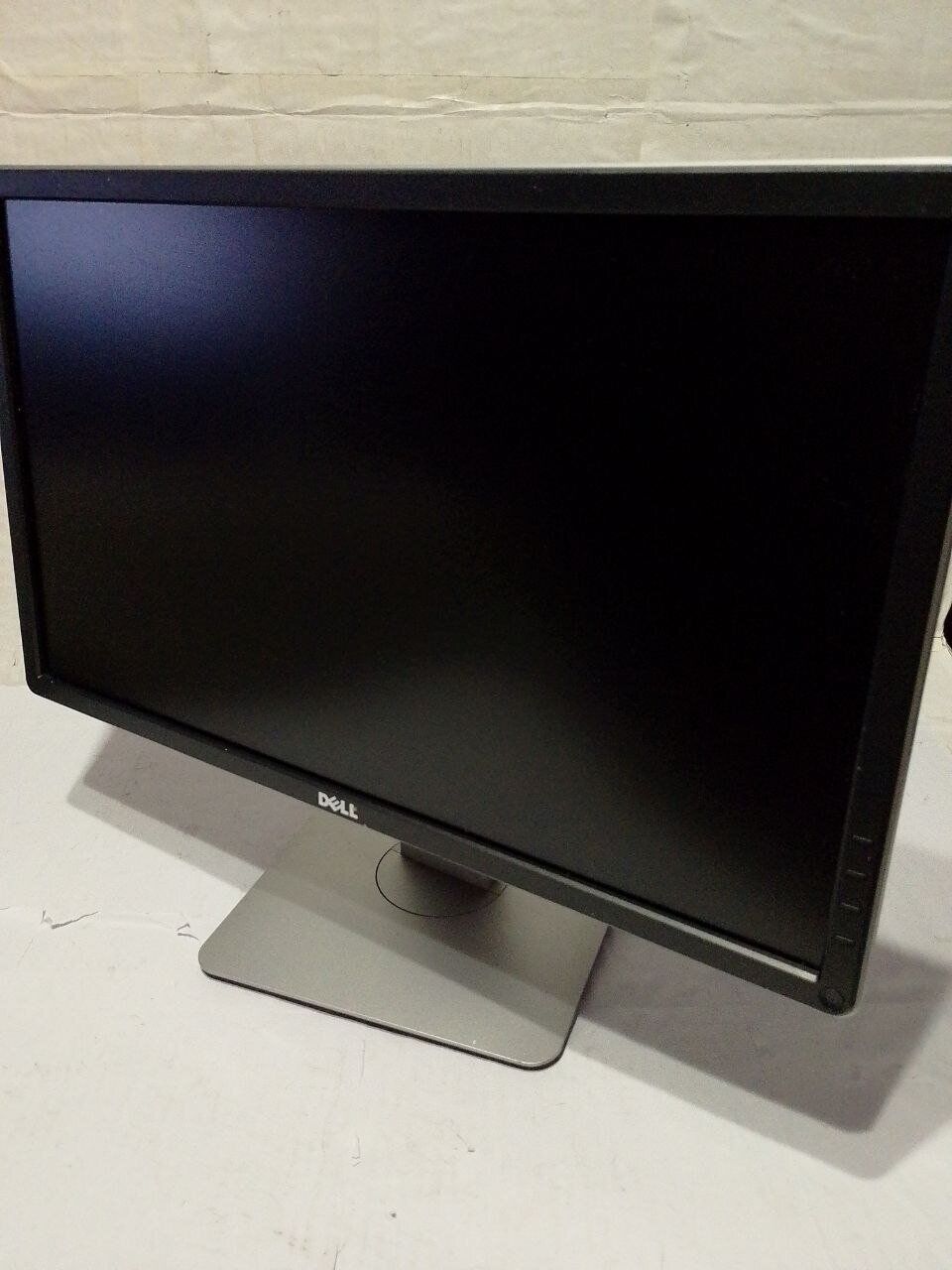 Монітор Б-клас Dell P2314Ht / 23" (1920x1080) IPS / 1x DVI, 1x DP, 1x VGA, 4x USB 2.0 / VESA 100x100 / Pivot - Зображення 2