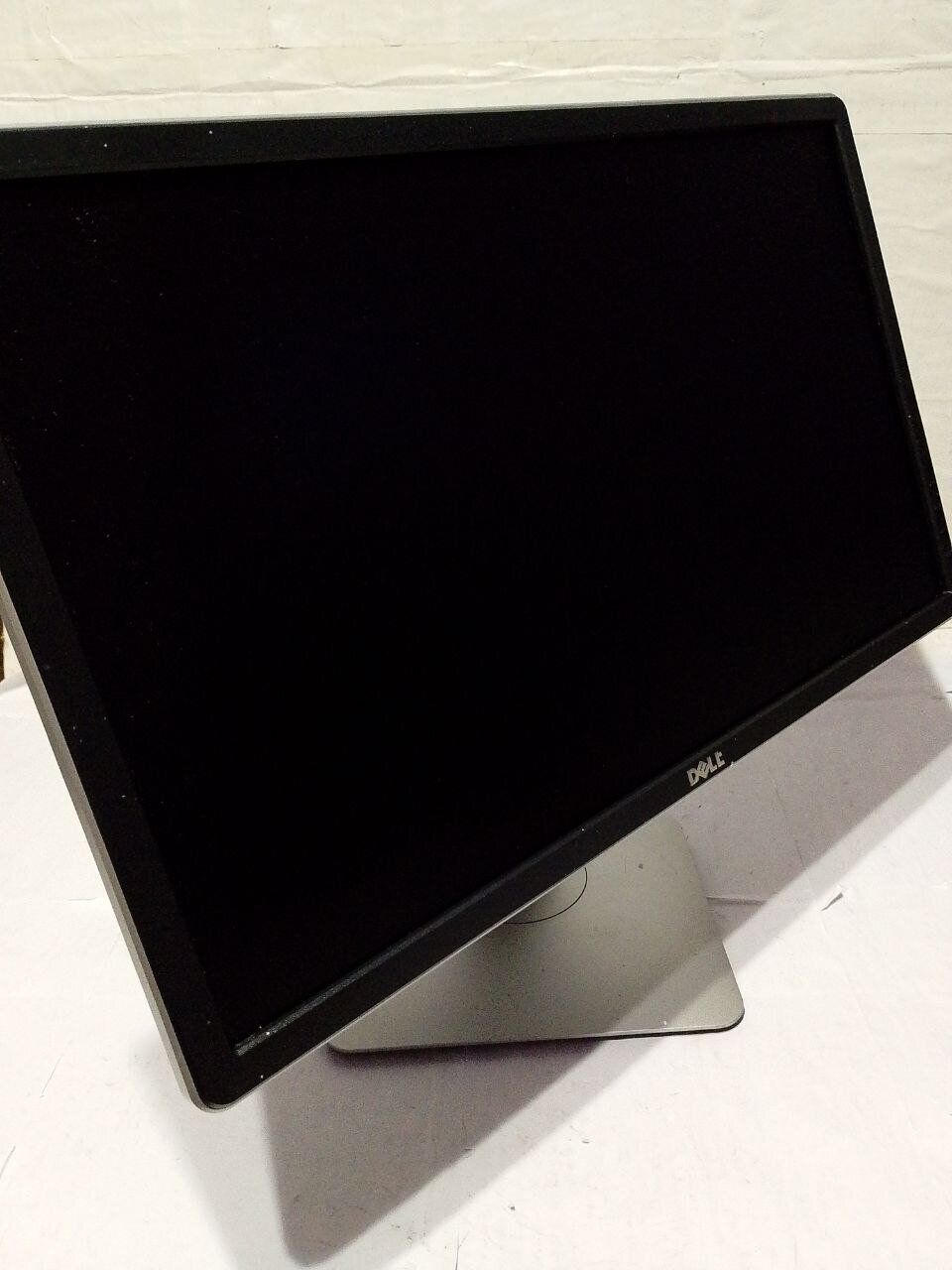 Монітор Б-клас Dell P2314Ht / 23" (1920x1080) IPS / 1x DVI, 1x DP, 1x VGA, 4x USB 2.0 / VESA 100x100 / Pivot - Зображення 3