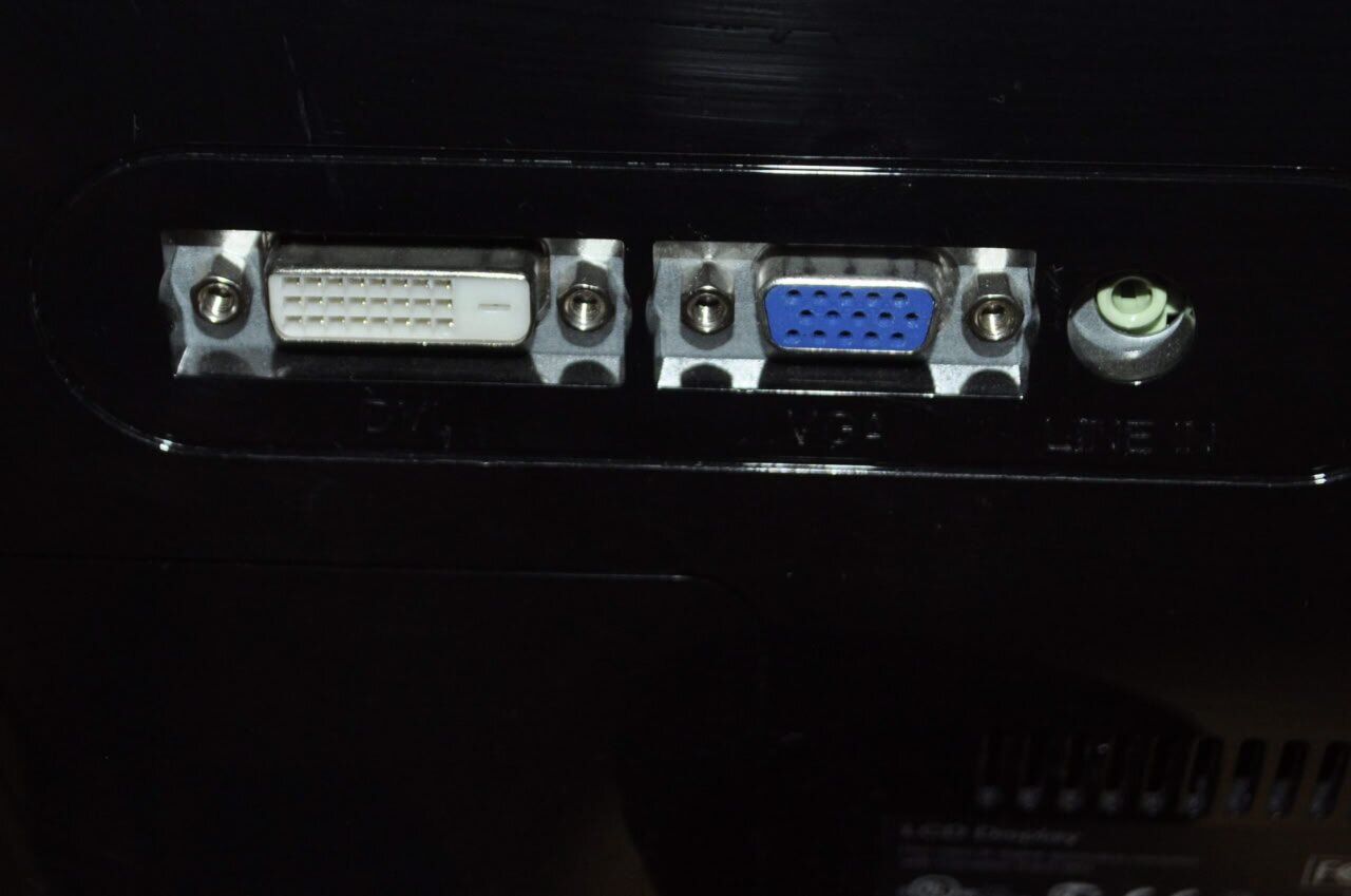 Монітор Б-клас Fujitsu L line SL22W-1 / 22" (1680x1050) TN / VGA, DVI + Кабелі (VGA або DVI на вибір) та блок живлення в комплекті - Зображення 15