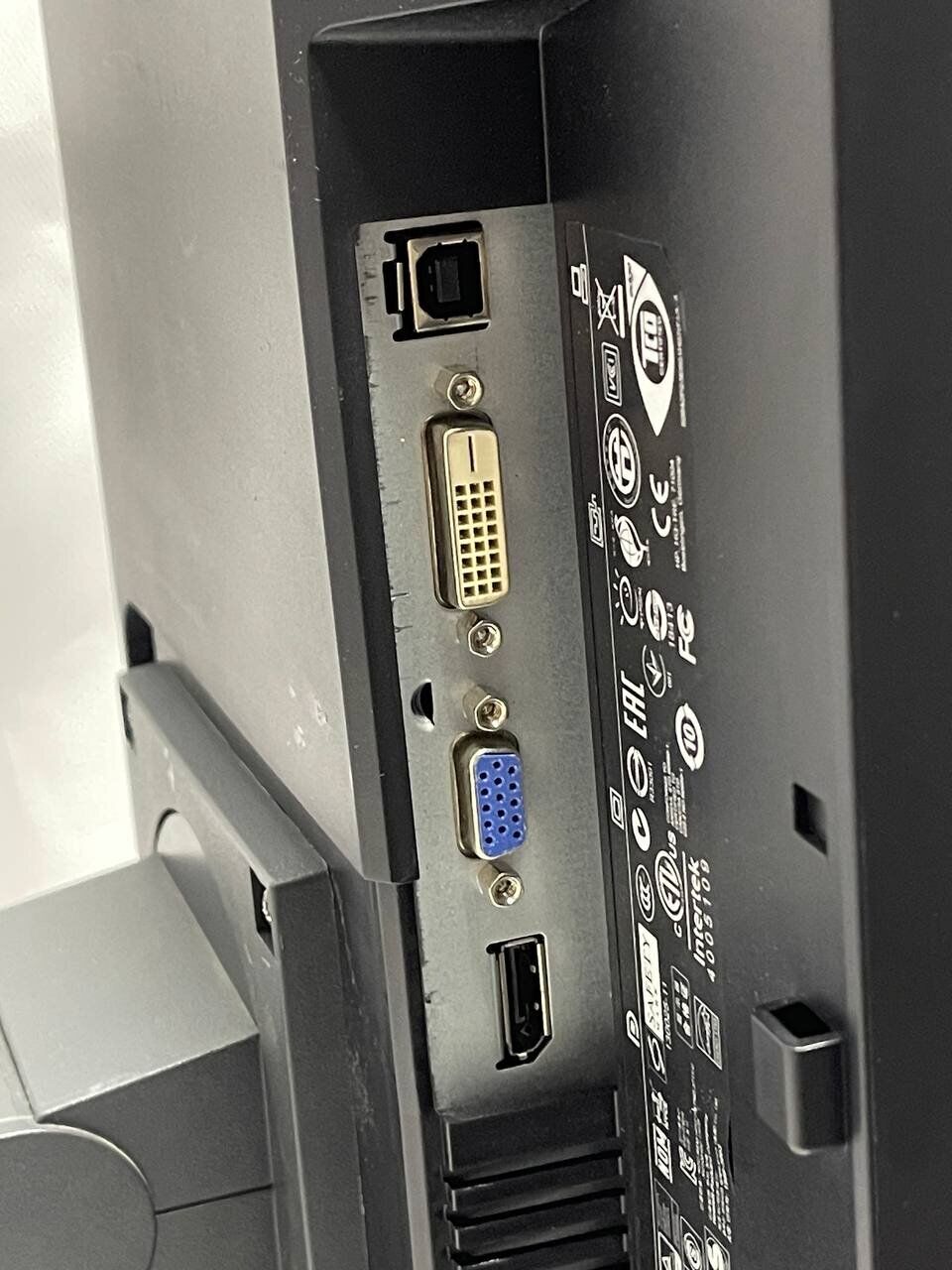 Монітор Б-клас HP EliteDisplay E231 / 23" (1920x1080) TN / DisplayPort, DVI, VGA + Кабель живлення - Зображення 9