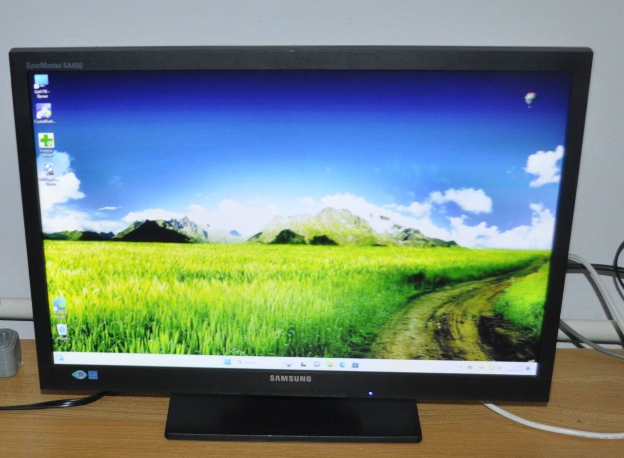Монітор Б-клас Samsung SyncMaster S22A450BW / 22" (1680x1050) TN / VGA, DVI / VESA 100x100 + Кабелі (VGA або DVI на вибір), блок живлення та кабель живлення - Зображення 2
