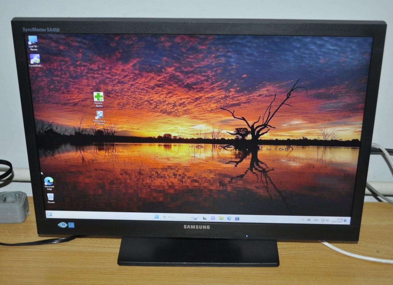 Монітор Б-клас Samsung SyncMaster S22A450BW / 22" (1680x1050) TN / VGA, DVI / VESA 100x100 + Кабелі (VGA або DVI на вибір), блок живлення та кабель живлення - Зображення 7