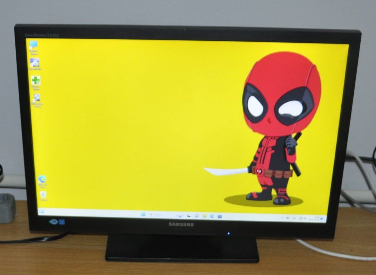 Монітор Б-клас Samsung SyncMaster S22A450BW / 22" (1680x1050) TN / VGA, DVI / VESA 100x100 + Кабелі (VGA або DVI на вибір), блок живлення та кабель живлення - Зображення 8