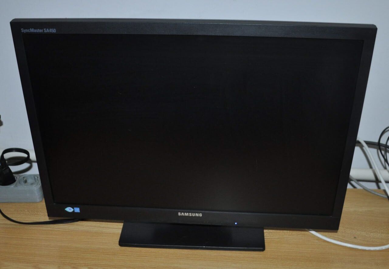 Монітор Б-клас Samsung SyncMaster S22A450BW / 22" (1680x1050) TN / VGA, DVI / VESA 100x100 + Кабелі (VGA або DVI на вибір), блок живлення та кабель живлення - Зображення 10