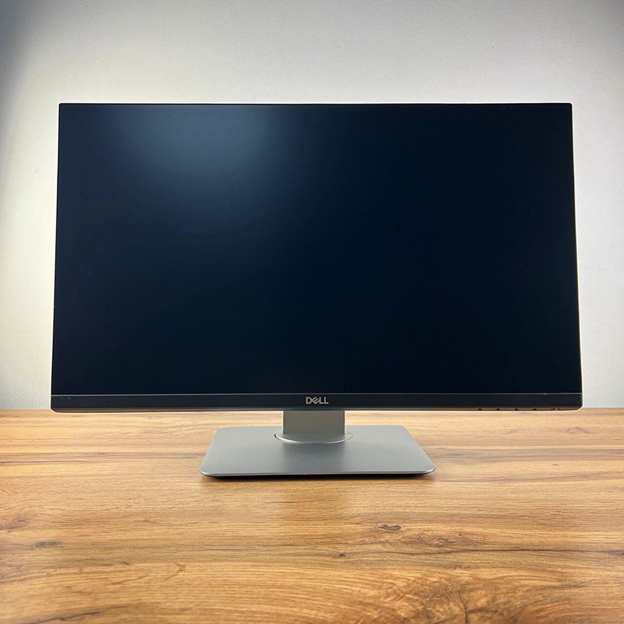 Монітор Б-клаc Dell P2319H / 23" (1920x1080) IPS / USB-Hub, VGA, HDMI, DisplayPort / VESA 100x100 + Кабелі (VGA, HDMI, DisplayPort на вибір) та живлення в комплекті - Зображення 2