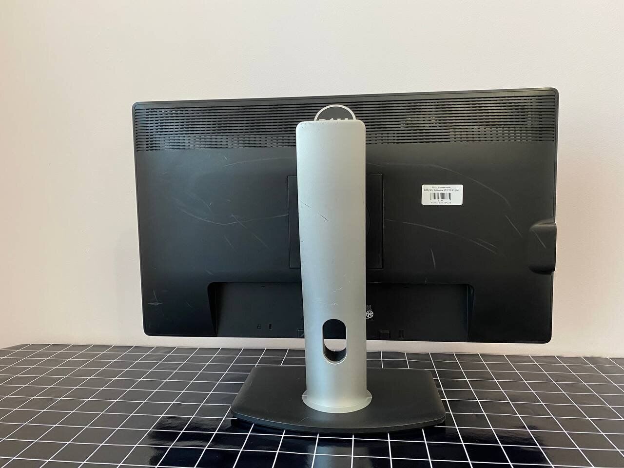 Монітор Dell P2412Hb / 24" (1920x1080) TN / 1x DVI, 1x VGA, 2x USB 2.0, 1x USB Type-B / VESA 100x100 / Pivot - Зображення 4