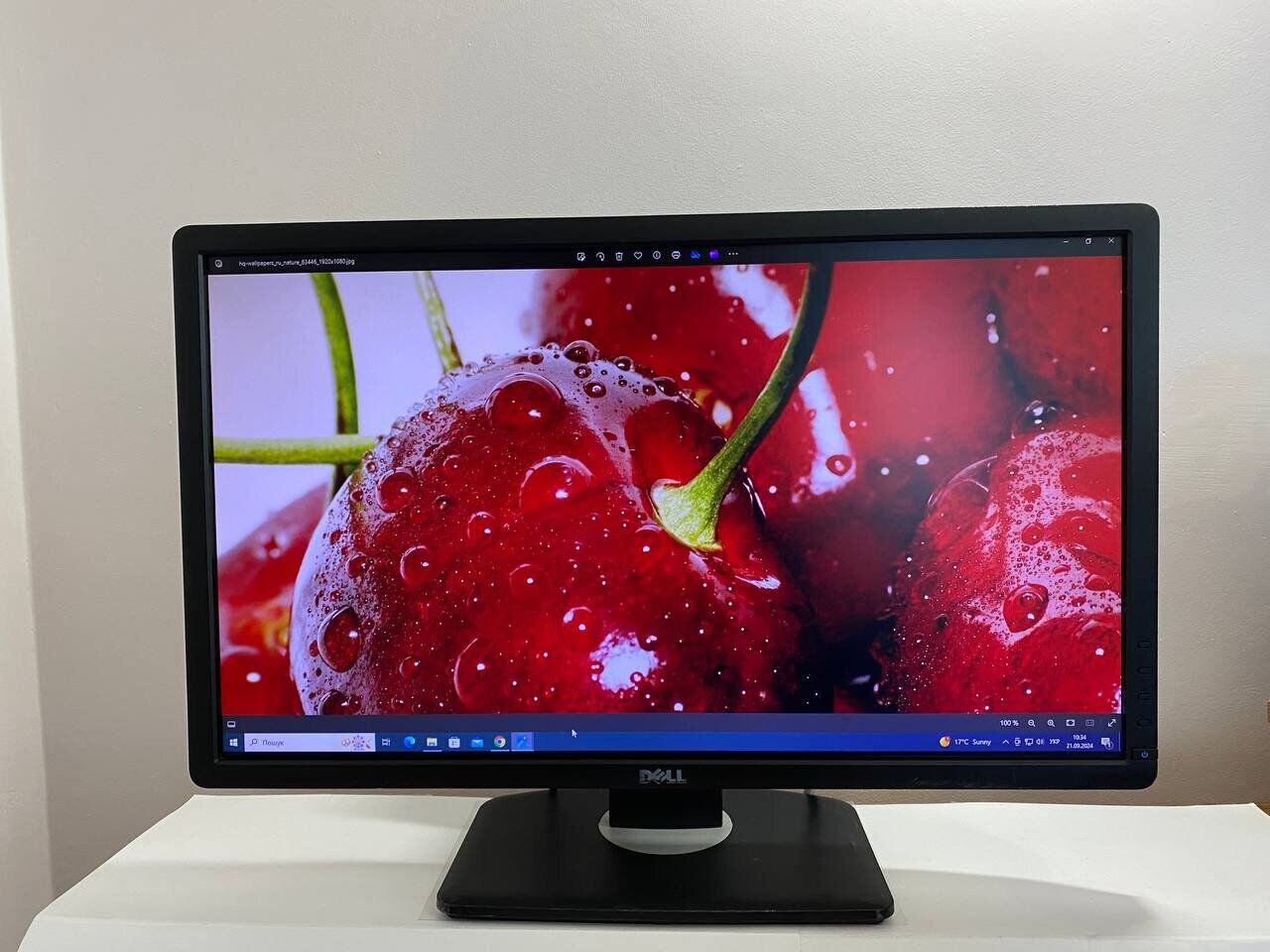 Монітор Dell P2412Hb / 24" (1920x1080) TN / 1x DVI, 1x VGA, 2x USB 2.0, 1x USB Type-B / VESA 100x100 / Pivot - Зображення 2