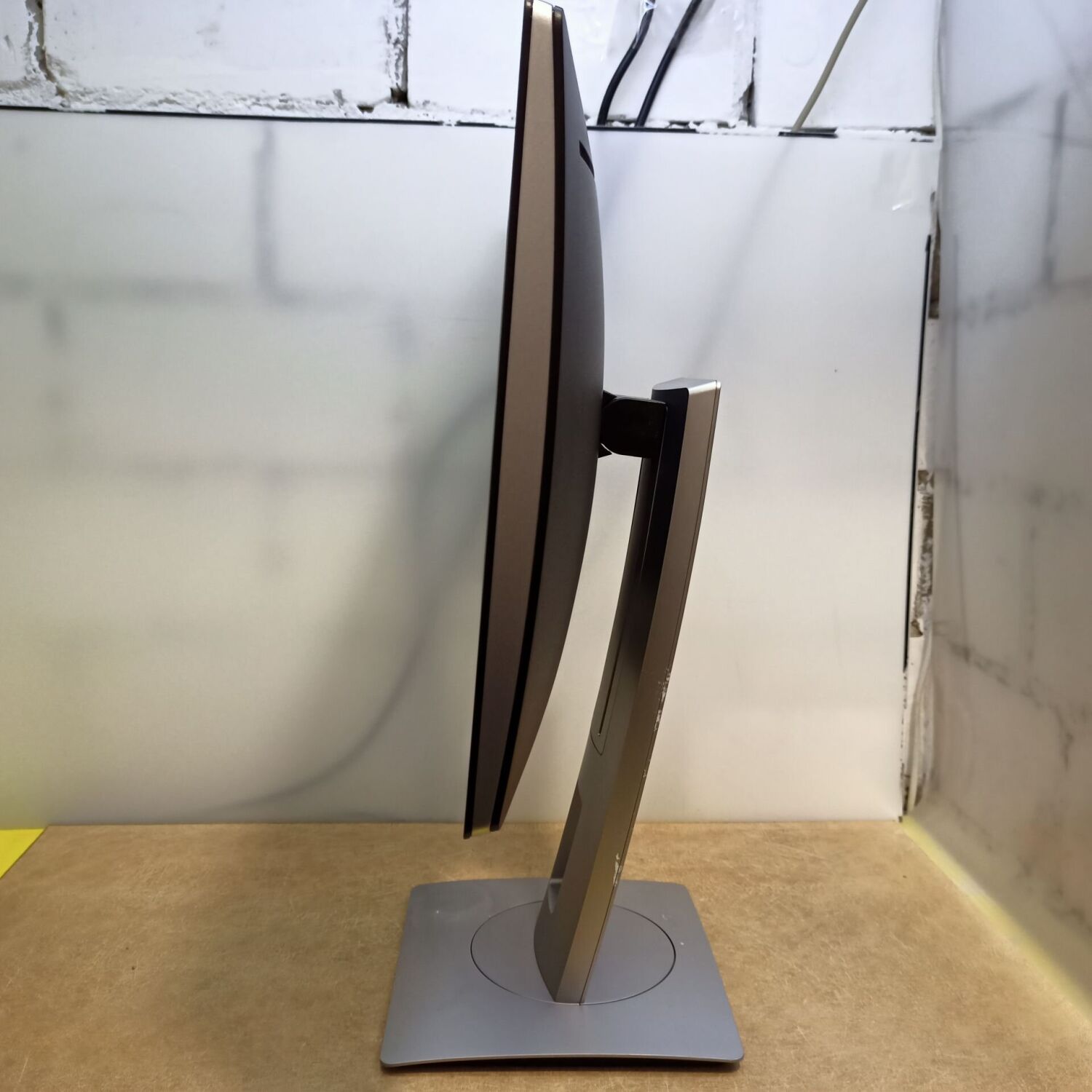 Монітор HP EliteDisplay E202 / 20" (1600x900) IPS / VGA, HDMI, DisplayPort, USB-Hub - Зображення 4