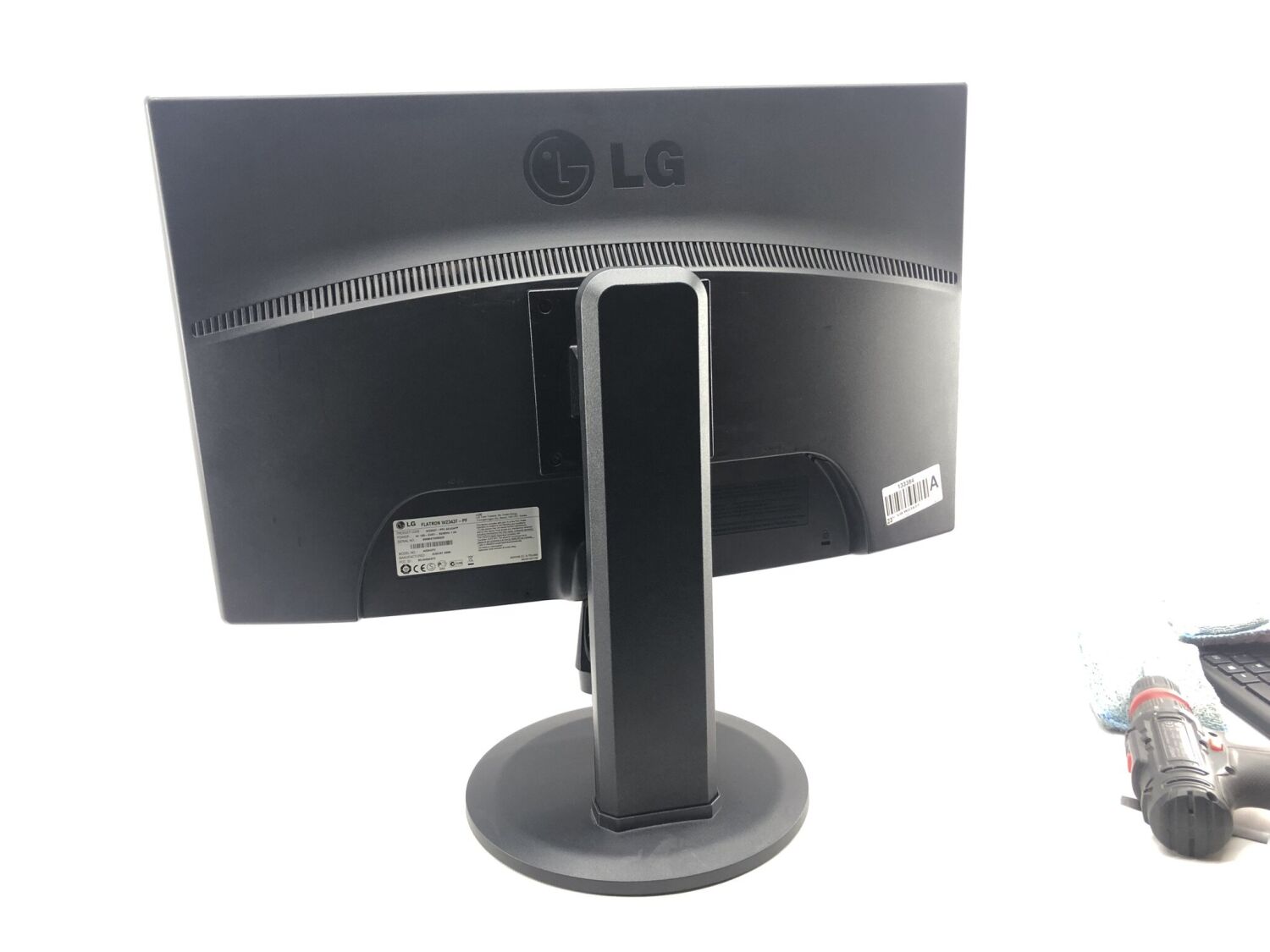 Монітор LG Flatron W2343T-PF / 23" (1920x1080) TN / DVI, VGA / VESA 100x100 + Кабель живлення - Зображення 3