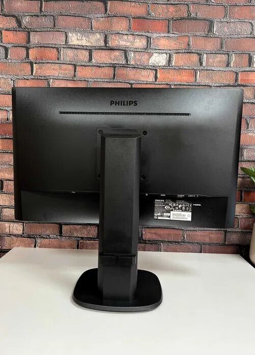 Монітор Philips 243S7EJMB / 24" (1920x1080) IPS / VGA, DisplayPort, HDMI, USB, Audio / VESA 100x100 - Зображення 3