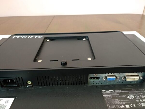 Монітор Philips Brilliance 220B4L / 22" (1680x1050) TN / DisplayPort, DVI, VGA, Audio / VESA 100x100 / Вбудовані колонки 2x 1.5W - Зображення 7