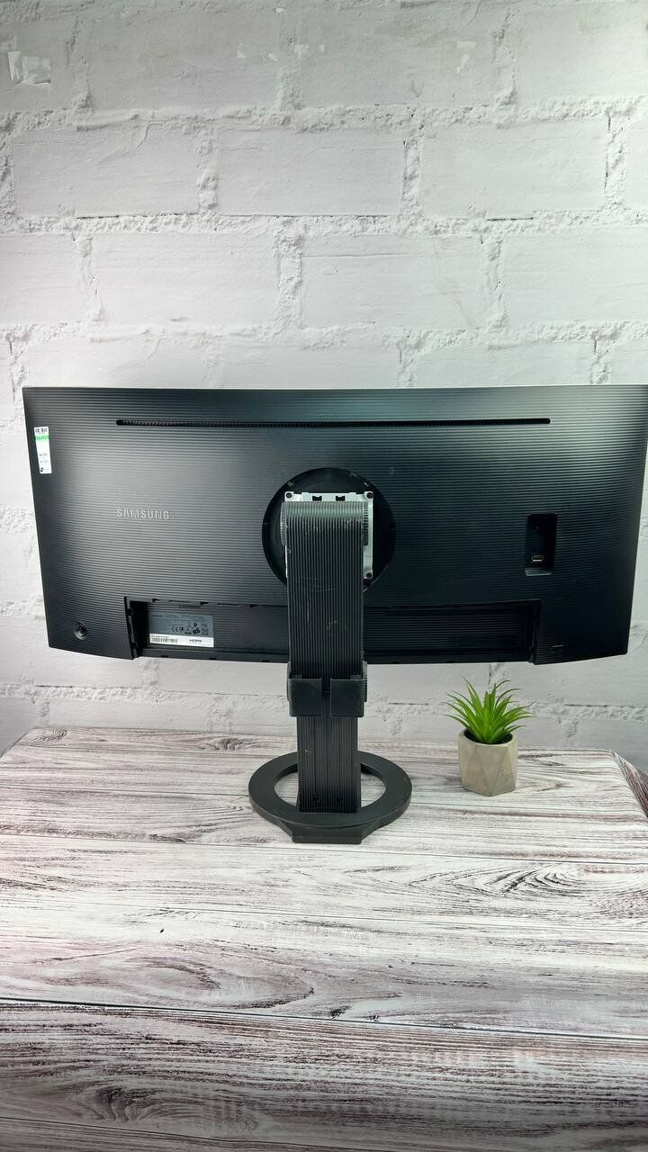 Монітор Samsung C34H890WJU / 34" (3440x1440) VA / HDMI, DisplayPort, Audio, USB 3.0 / VESA 100x100 - Зображення 3
