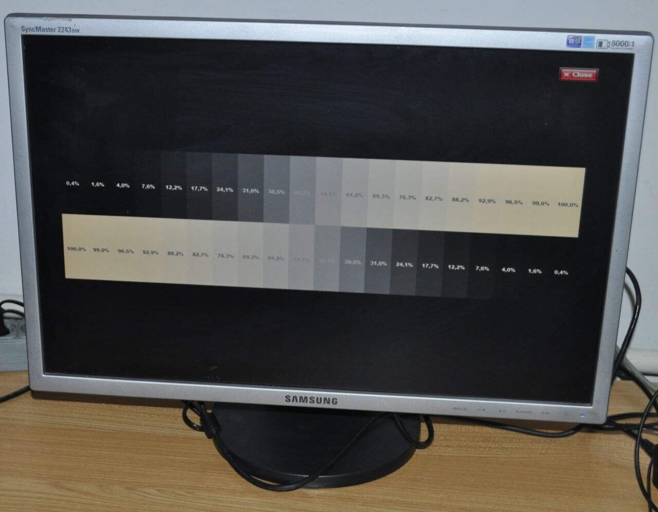 Монітор Samsung SyncMaster 2243WM / 22" (1680x1050) TN / VGA, DVI / Вбудовані колонки 1x 1W / VESA 100x100 + Кабелі (VGA та живлення) у комплекті - Зображення 6