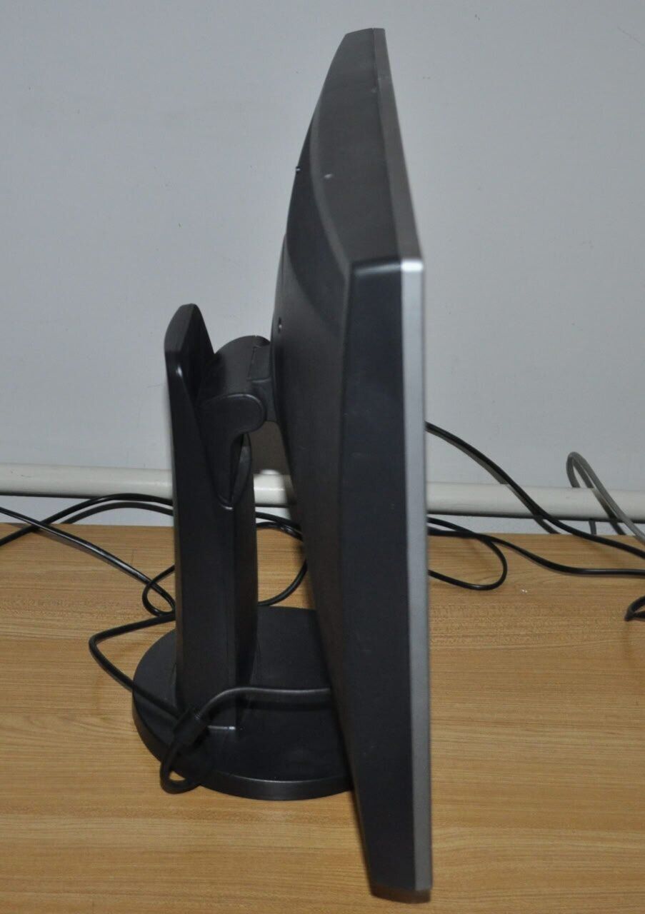 Монітор Samsung SyncMaster 2243WM / 22" (1680x1050) TN / VGA, DVI / Вбудовані колонки 1x 1W / VESA 100x100 + Кабелі (VGA та живлення) у комплекті - Зображення 12