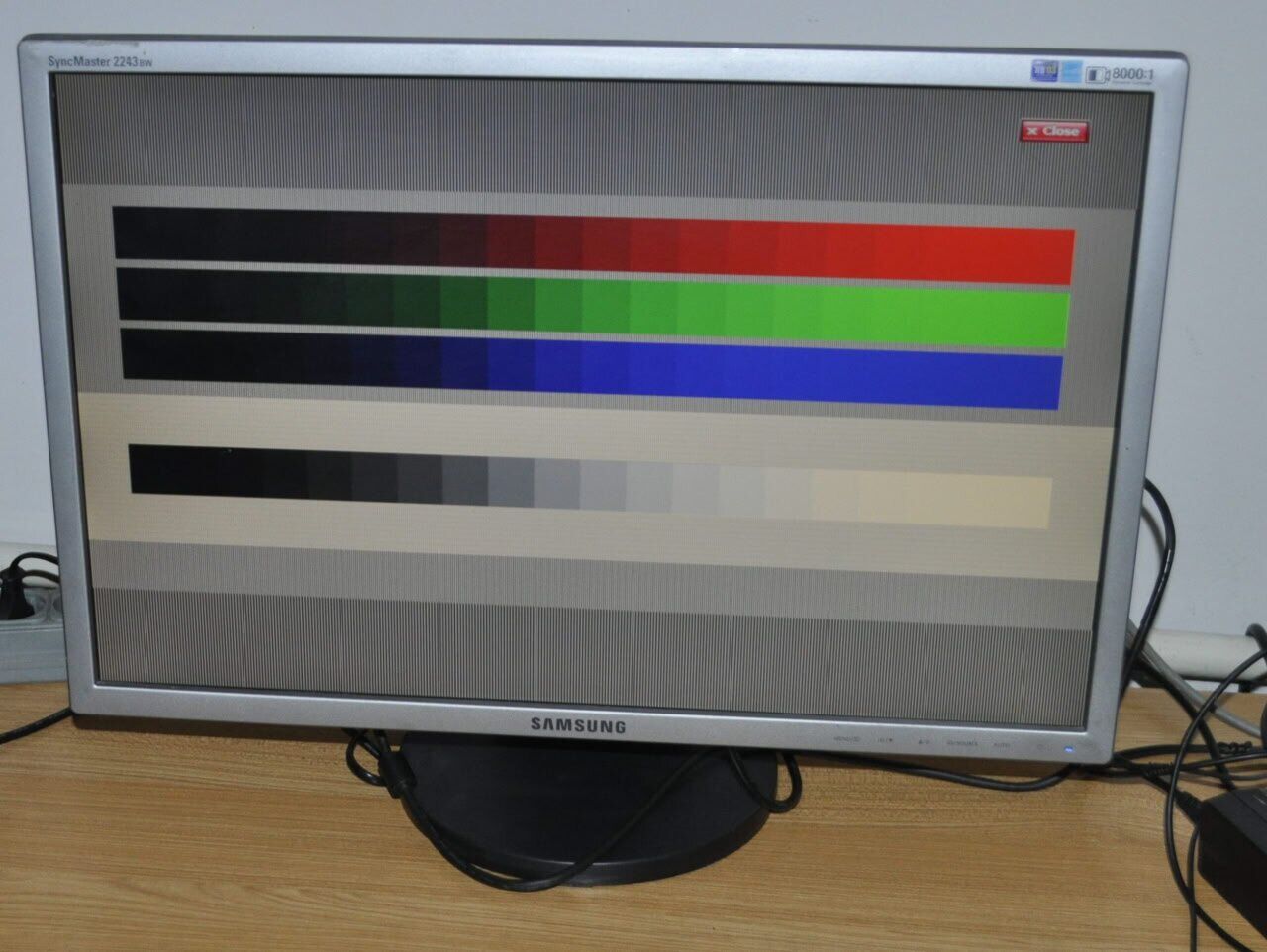 Монітор Samsung SyncMaster 2243WM / 22" (1680x1050) TN / VGA, DVI / Вбудовані колонки 1x 1W / VESA 100x100 + Кабелі (VGA та живлення) у комплекті - Зображення 7