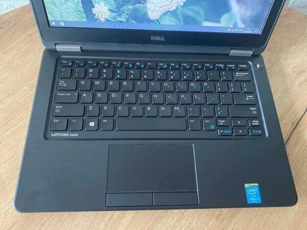 Нетбук Б-клас Dell Latitude E5250 / 12.5" (1366x768) TN / Intel Core i5-5300U (2 (4) ядра по 2.3 - 2.9 GHz) / 8 GB DDR3 / 256 GB SSD / Intel HD Graphics 5500 / HDMI - Зображення 3