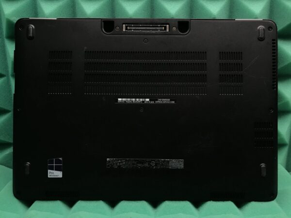 Нетбук Dell Latitude 12 E7270 / 12.5" (1366x768) TN / Intel Core i5-6300U (2 (4) ядра по 2.4 - 3.0 GHz) / 8 GB DDR4 / 128 GB SSD / Intel HD Graphics 520 / WebCam / HDMI / miniDP / Windows 10 ліцензія - Зображення 6