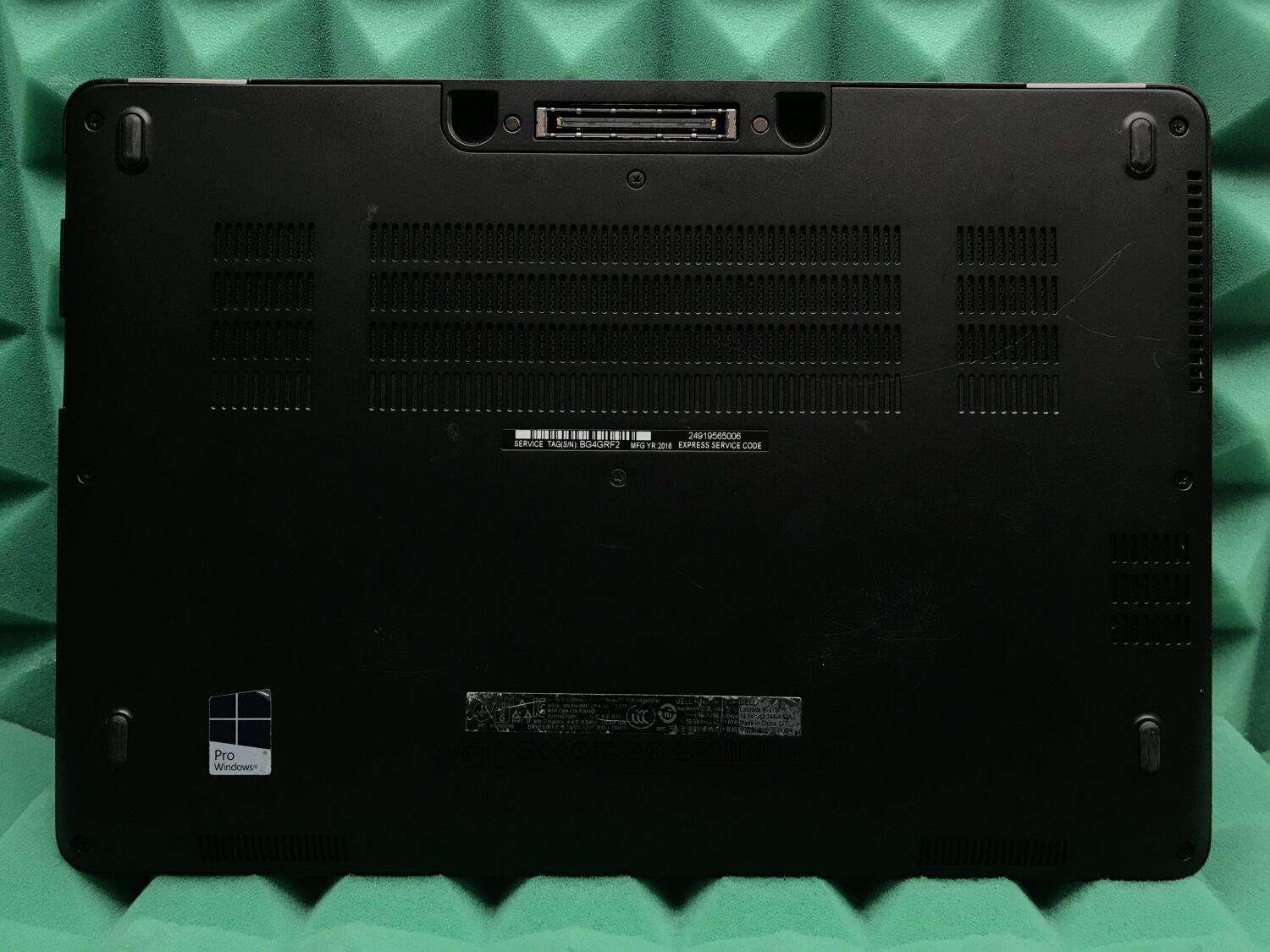 Нетбук Dell Latitude 12 E7270 / 12.5" (1366x768) TN / Intel Core i5-6300U (2 (4) ядра по 2.4 - 3.0 GHz) / 8 GB DDR4 / 128 GB SSD / Intel HD Graphics 520 / WebCam / HDMI / miniDP / Windows 10 ліцензія - Зображення 6