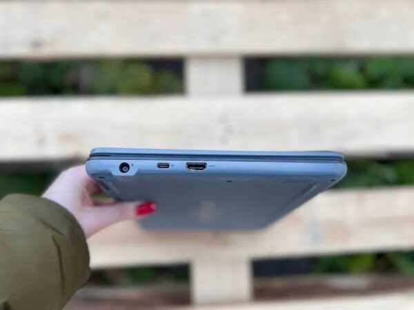 Нетбук Dell Latitude 3120 / 11.6" (1366x768) TN / Intel Pentium Silver N6000 (4 ядра по 1.1 - 3.3 GHz) / 8 GB DDR4 / 128 GB SSD M.2 / Intel UHD Graphics / WebCam / Windows 10 Pro - Зображення 3